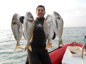 El isleño David Fernández, en plena faena.