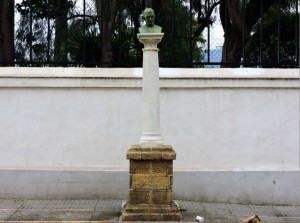 El monumento a Spínola, incompleto.